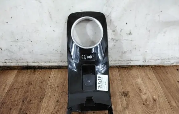 Nissan Leaf I (ZE0) Other switches/knobs/shifts