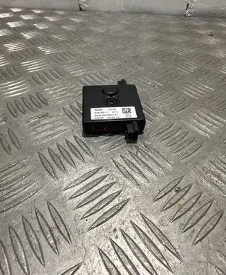 BMW X5 F15 Aerial antenna amplifier 92870811 9343304