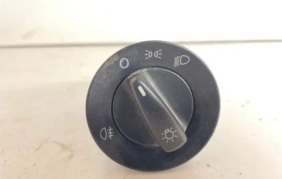 Volkswagen Golf IV Light switch