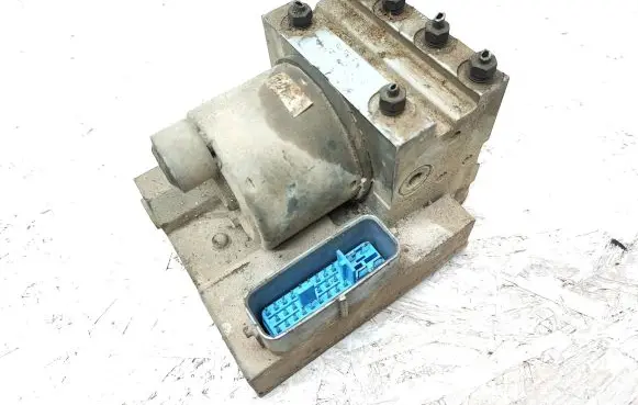 Mazda 323 F ABS Pump B25D437A0 8X01217139