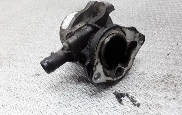 Renault Clio III Vacuum pump