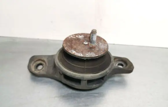 Subaru Forester SJ Engine mount bracket 41022AG121