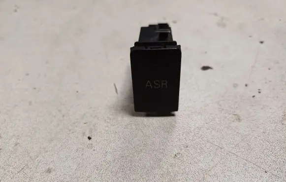 Traction control (ASR) switch