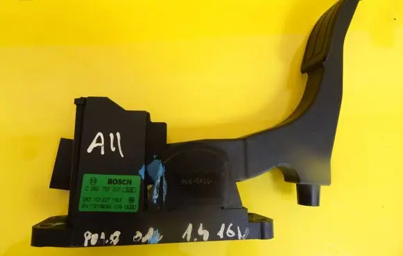 Volkswagen Polo III 6N 6N2 6NF Accelerator throttle pedal 0280752207
