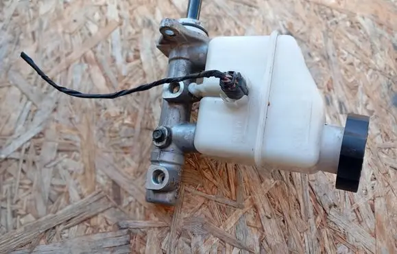 Hyundai i30 Master brake cylinder