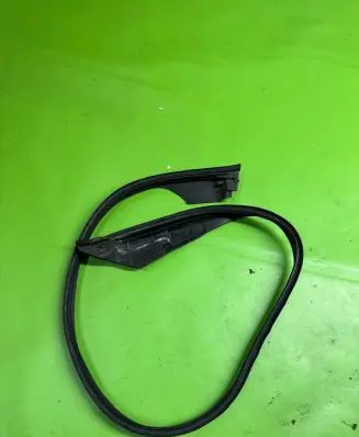 BMW 5 F10 F11 Rubber seal front coupe door 7182285