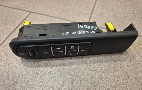 KIA Xceed Headlight level height control switch 93700J7270