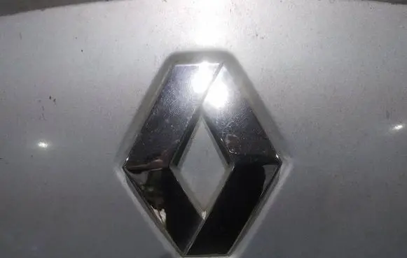 Renault Laguna II Manufacturer badge logo/emblem 