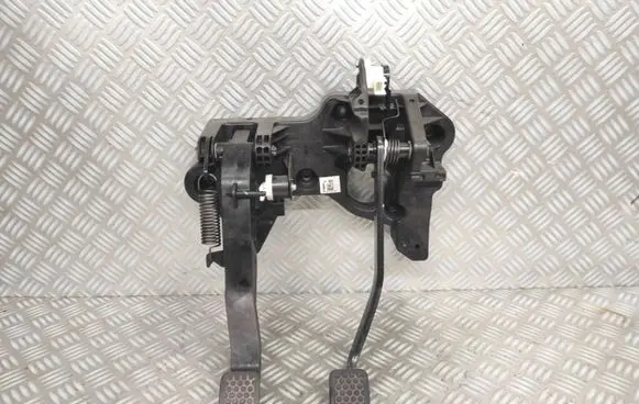 Opel Karl Brake pedal 42388890