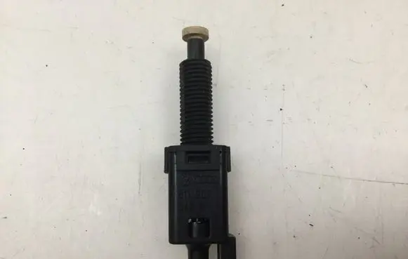 Audi A6 S6 C5 4B Brake pedal sensor switch 811907343B