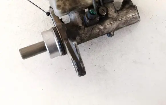 Master brake cylinder