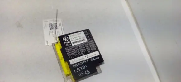 Volkswagen PASSAT B6 Airbag control unit/module 3C0909605J 391130