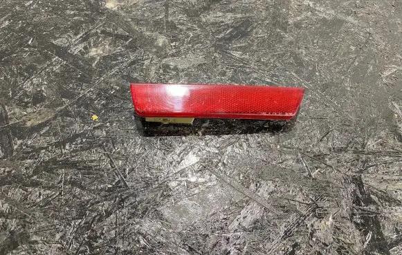 Dodge Challenger Rear tail light reflector 300248 300248005