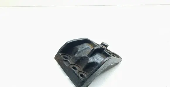 Hyundai Santa Fe Engine mounting bracket