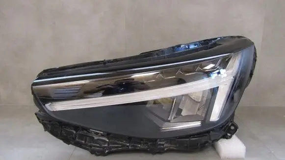 Volvo XC40 Headlight/headlamp 32404665
