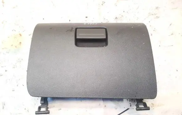 Ford Focus Glove box