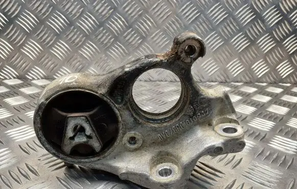 Citroen C4 I Engine mount bracket 810907 9684500180