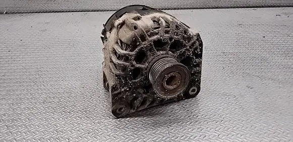 Opel Vivaro Generator/alternator 8200538815 2543387A