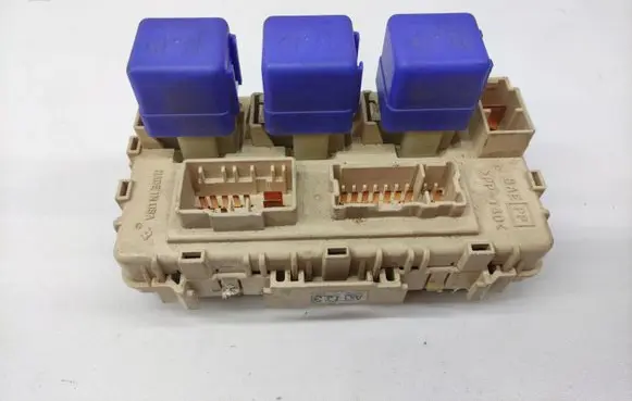 Nissan X-Trail T30 Fuse module