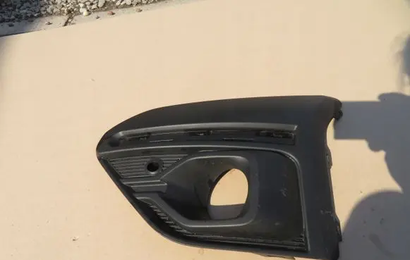 Dacia Sandero III Front bumper lower grill 261A33869R