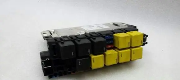 Mercedes-Benz S W220 Fuse module A0325458232