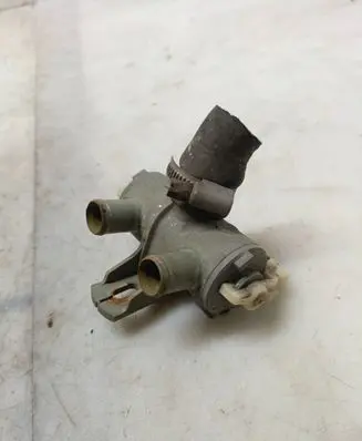 Mercedes-Benz W123 Valve 1238302084