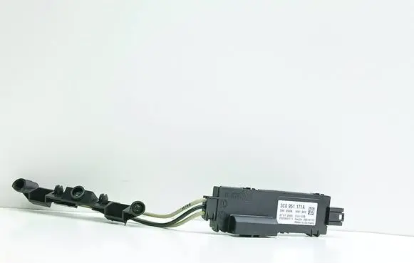Volkswagen PASSAT B6 Alarm control unit/module 3C0951171A 050060111