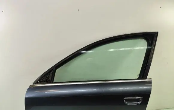 Audi A6 S6 C6 4F Front door