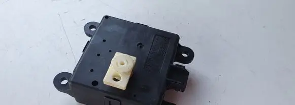 Nissan Qashqai+2 A/C air flow flap actuator/motor 