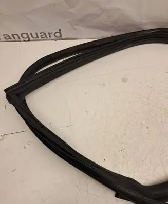 Mini One - Cooper Clubman R55 Front door rubber seal 
