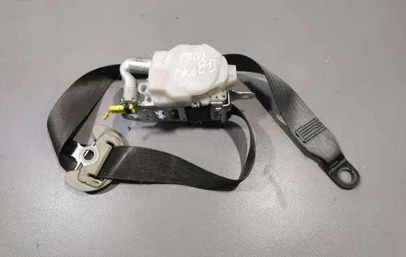 Toyota Prius (XW30) Front seatbelt