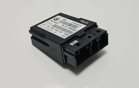 BMW 3 E92 E93 Seat belt warning relay 9130047 000182927 1838C2