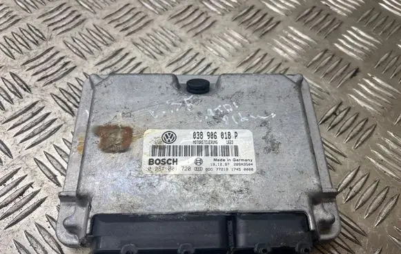 Volkswagen PASSAT B5 Engine control unit/module 038906018P