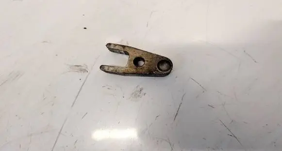 Chrysler 300 - 300C Fuel Injector clamp holder 