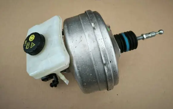 Audi Q7 4M Brake booster 4M0612103A