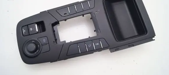 Isuzu MU-X II Centre console side trim rear 
