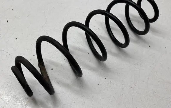 Peugeot 5008 II Rear coil spring 