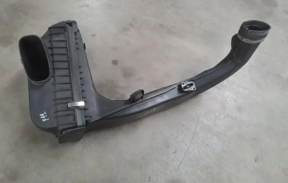 BMW 5 F10 F11 Air filter box 8508199 70536802 10991213