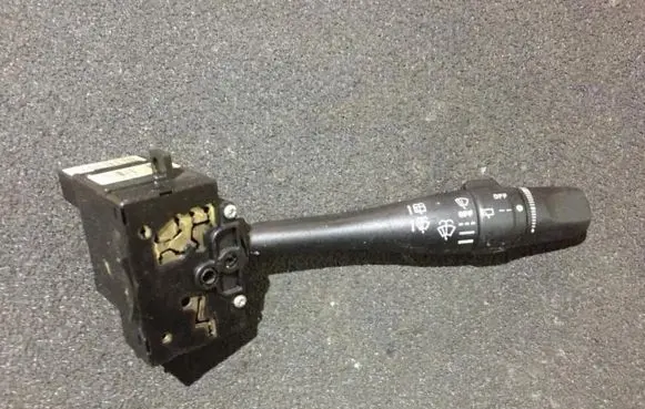Nissan Almera N16 Wiper control stalk 257sa54394781e 36990b04d0
