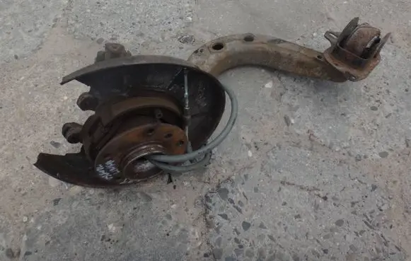 BMW 3 E46 Rear wheel hub spindle/knuckle 1097290