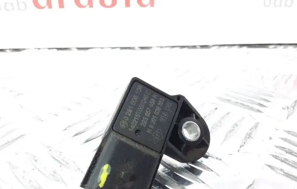 Nissan Qashqai Air pressure sensor 0281006108 140215T050248C 223657458R
