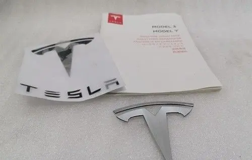 Tesla Model 3 Rubber seal front coupe door window