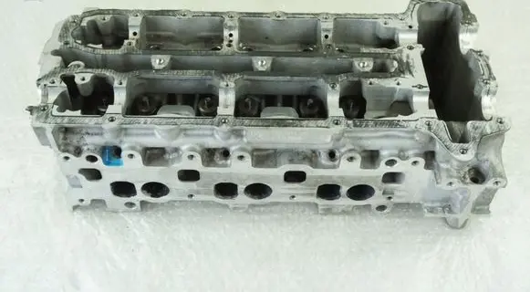 Mercedes-Benz E W211 Engine head A6420106720 R6420163901