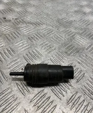 BMW 1 E81 E87 Windscreen/windshield washer pump 8360244