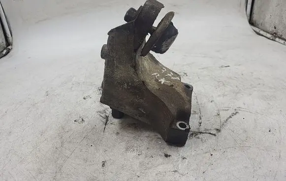 Audi A6 S6 C4 4A Engine mounting bracket 