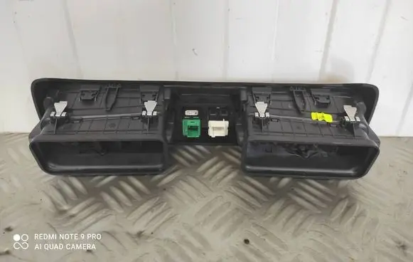 Citroen Berlingo Dash center air vent grill TWOJEAUTOWYSZKOW