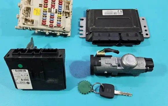 Nissan Almera N16 Engine control unit/module ECU MEC32210 IMPRK1580862