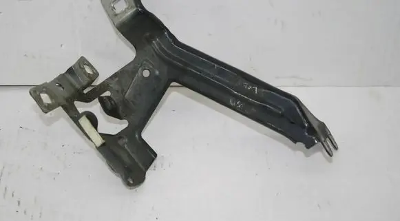 BMW 7 G11 G12 Fender mounting bracket 