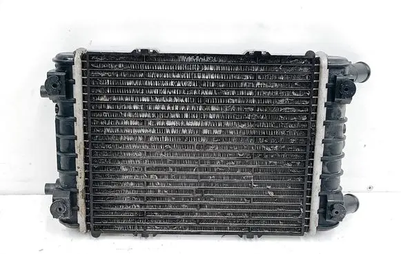Audi Q7 4M Coolant radiator 4M0121212D