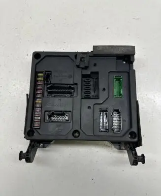 Ford Galaxy Fuse module 7M0962258H S108145100G